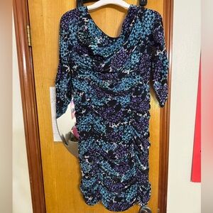 Gorgeous dress flowers black size 6 long sleeve